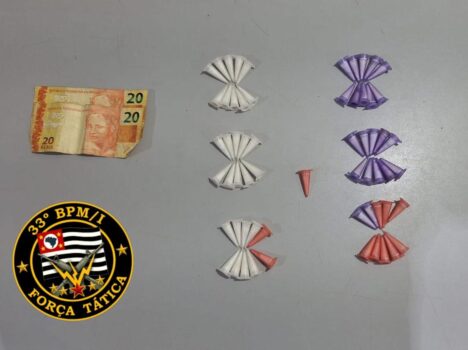 Dinheiro e Microtubos de cocaína são apreendidos