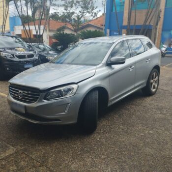 Veículo possivelmente dublê é apreendido pela GCM em Bebedouro (Foto: O Diário de Barretos)