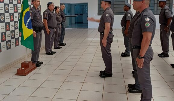 PM realiza ato cívico pelo Dia da Bandeira