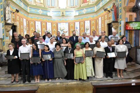 RECONHECIMENTO: Homenagem legislativa destacou 29 pessoas com atuação na comunidade católica de Barretos (Foto: Divulgação)