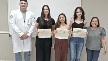 Melhores artigos do semestre são premiados