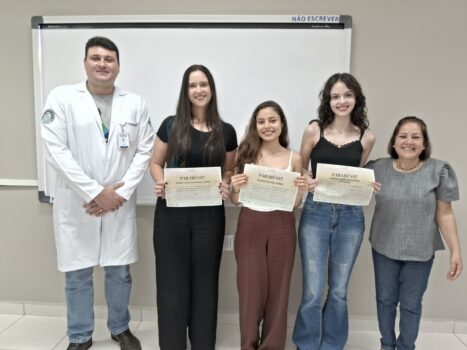 Melhores artigos do semestre são premiados