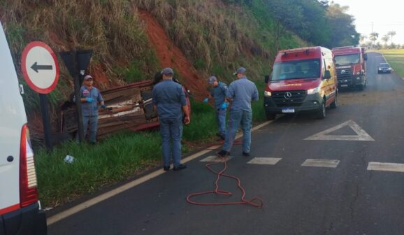 Acidente mobiliza equipes de resgate na rodovia Faria Lima em Barretos (Foto: O Diário de Barretos)
