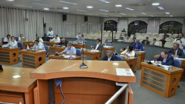 Vereadores durante a sessão ordinária realizada na noite de segunda-feira, dia 3 (Foto: Comunicação Câmara)