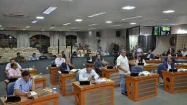 Vereadores na sessão da última segunda-feira, 10 de novembro (Foto: Comunicação Câmara)