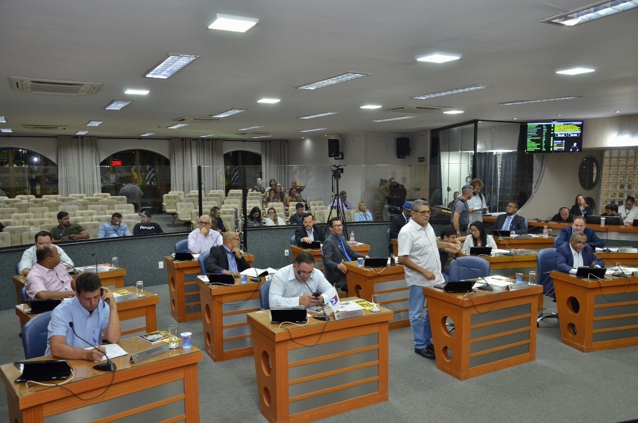 Câmara aprova nova composição do COMDEMA e títulos de cidadania
