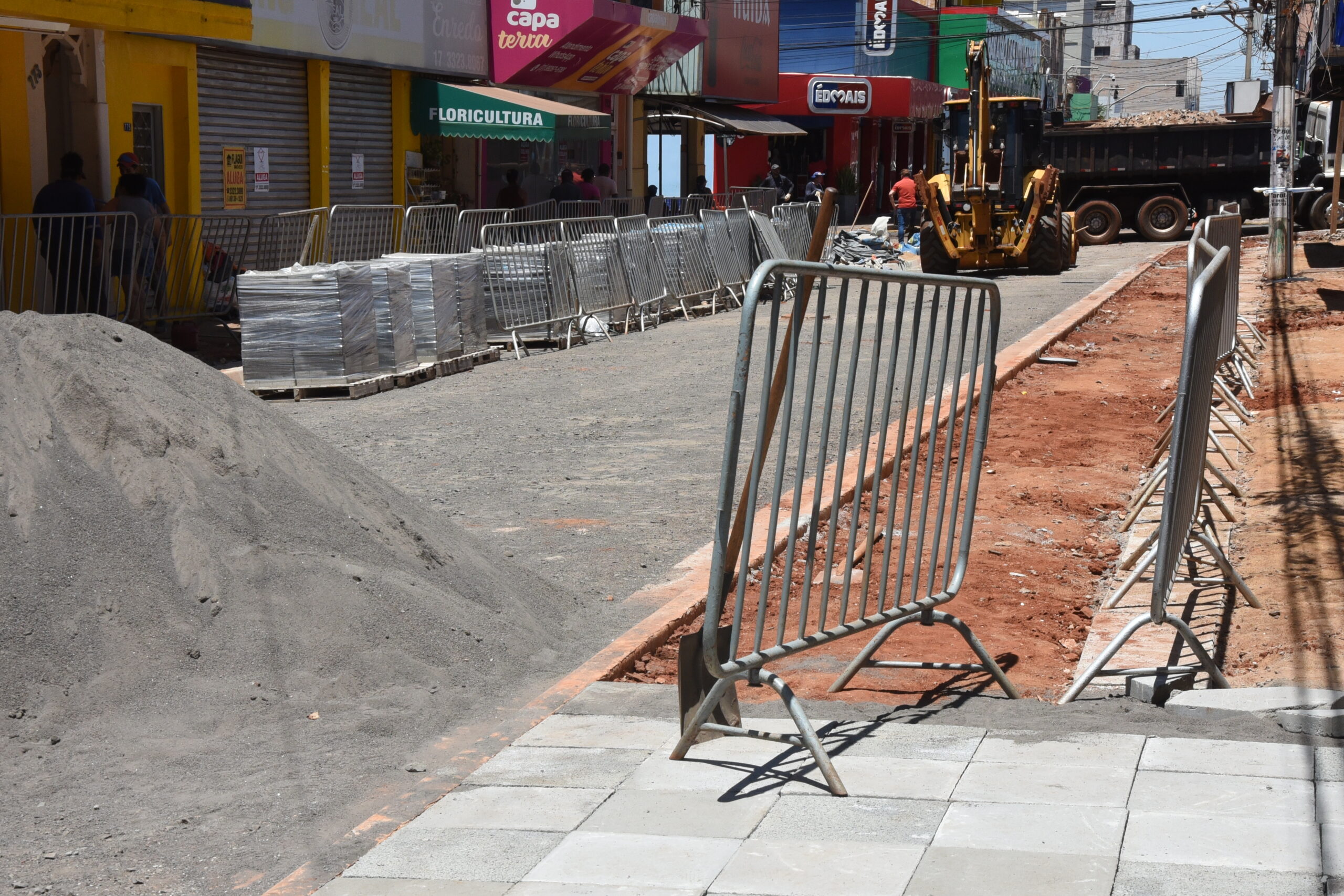 Obras de abertura de calçadão completam um mês no dia 14