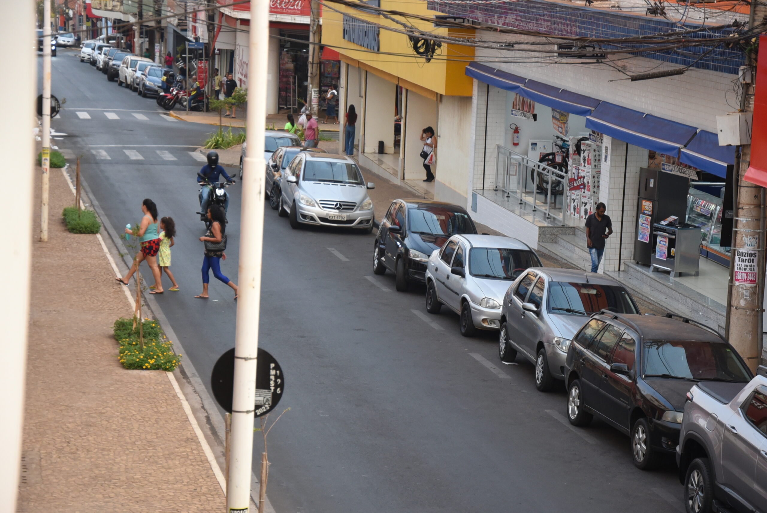 Lei municipal prevê lojas fechadas no dia 20