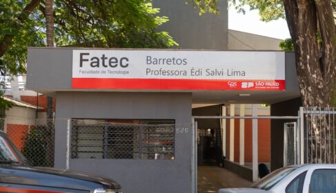 A Fatec Barretos está localizada na rua 18, nº 535, ao lado da escola Antonio Olympio
