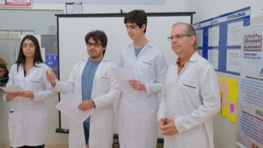 Universitários da FACISB com o professor Hudson durante a atividade (Foto: Divulgação) Universitários da FACISB com o professor Hudson durante a atividade (Foto: Divulgação)