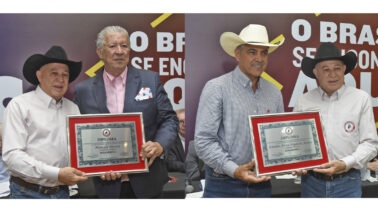 Marcelo Murta recebeu diploma de Benemérito e Emidinho Madeira de Honorário