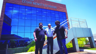 Dupla sertaneja é homenageada e dá nome a pavilhão no HA