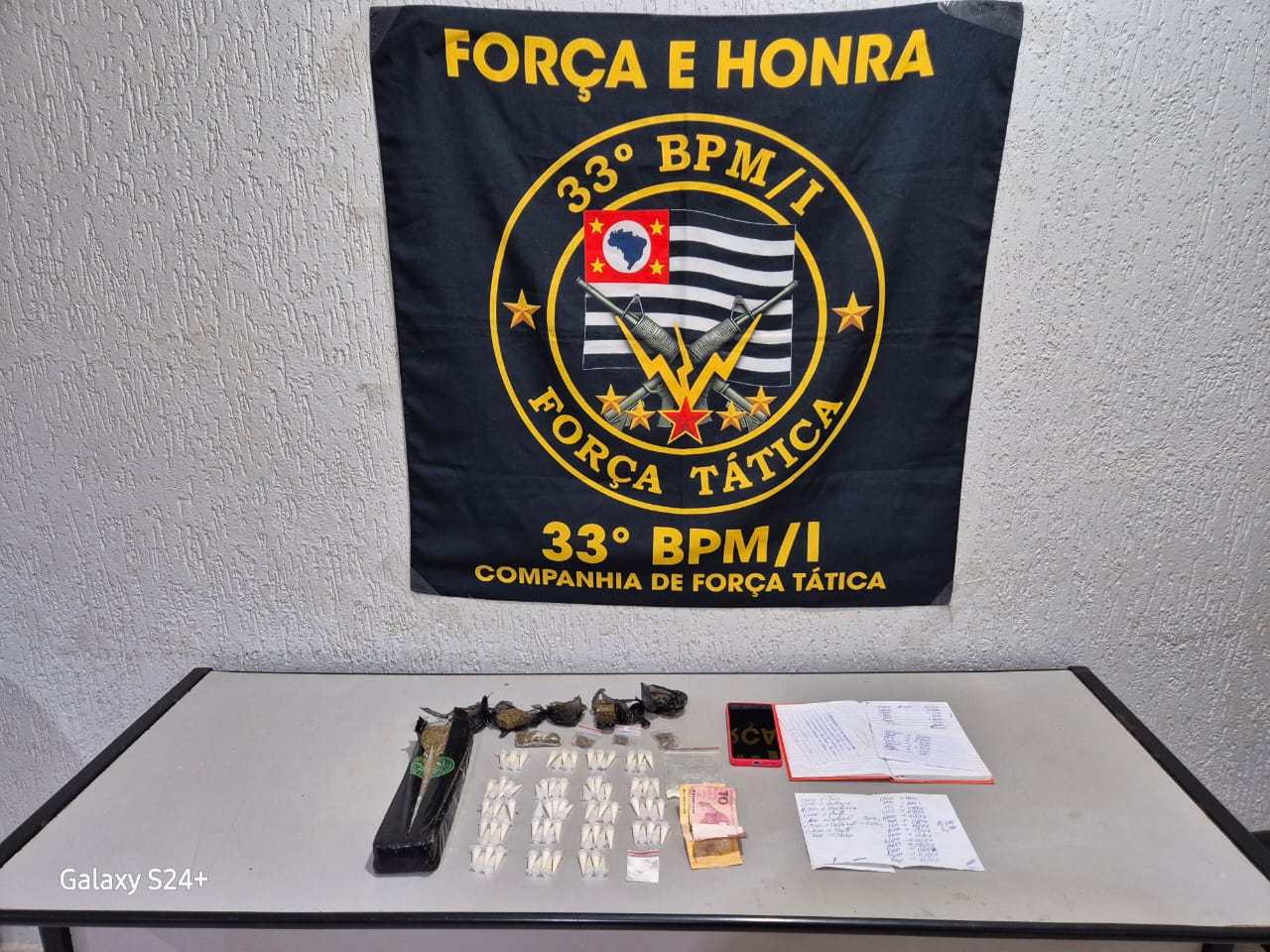 Mulher é presa por tráfico de entorpecentes no Dom Bosco