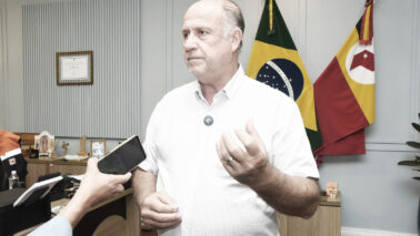 Descarga irregular de água da chuva no esgoto gera colapso durante temporal