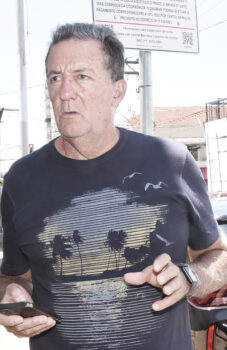 Usuário reclama de falta de opção e cobrança integral na Zona Azul