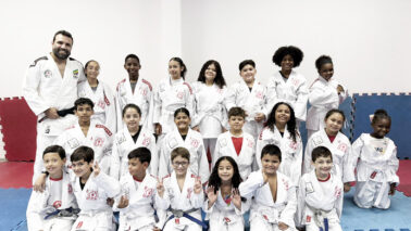 Projeto de Judô faz entrega de kits a novos alunos e reforça inclusão social