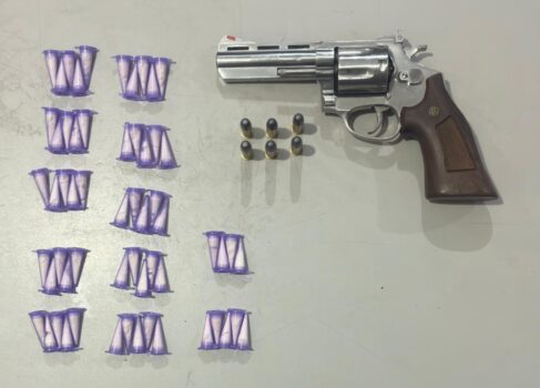 Polícia Militar prende jovem por tráfico e porte ilegal de arma de fogo (Foto: O Diário de Barretos)