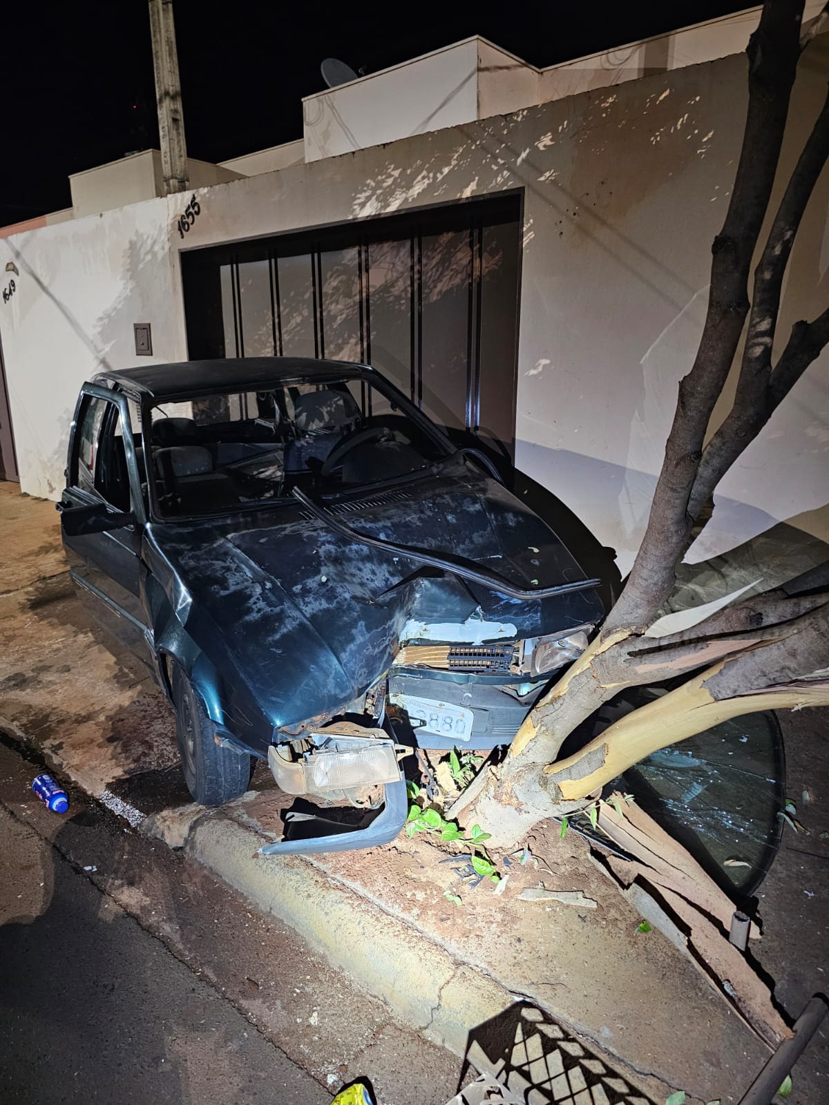 Condutor é autuado em flagrante por embriaguez após acidente