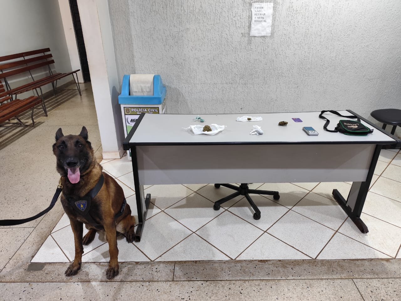 Jovens são detidos pela PM na prática de tráfico no bairro Baroni