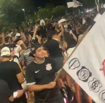O Corinthians garantiu no domingo (21), o tetracampeonato da Copa do Brasil, ao vencer o Vasco da Gama por 2 a 1, no Maracanã.