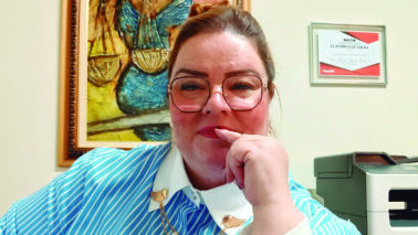 Defesa de professora se manifesta após vídeo divulgado sobre cotas 