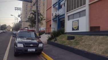 Ladrão furta fiação elétrica de quadra poliesportiva de escola (Foto: O Diário de Barretos)