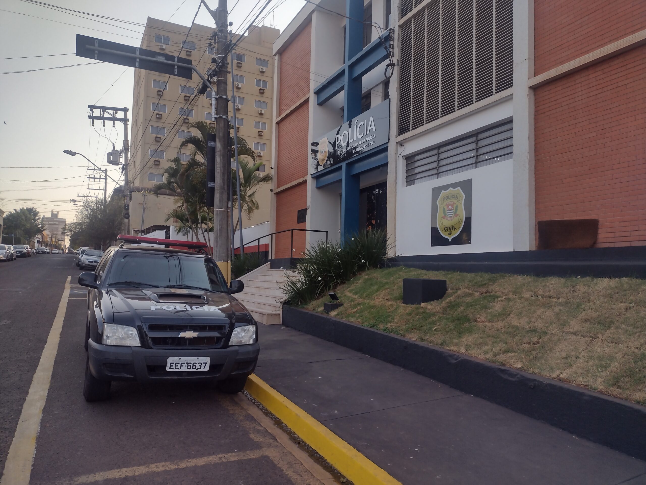 Ladrão furta fiação elétrica da quadra poliesportiva de escola