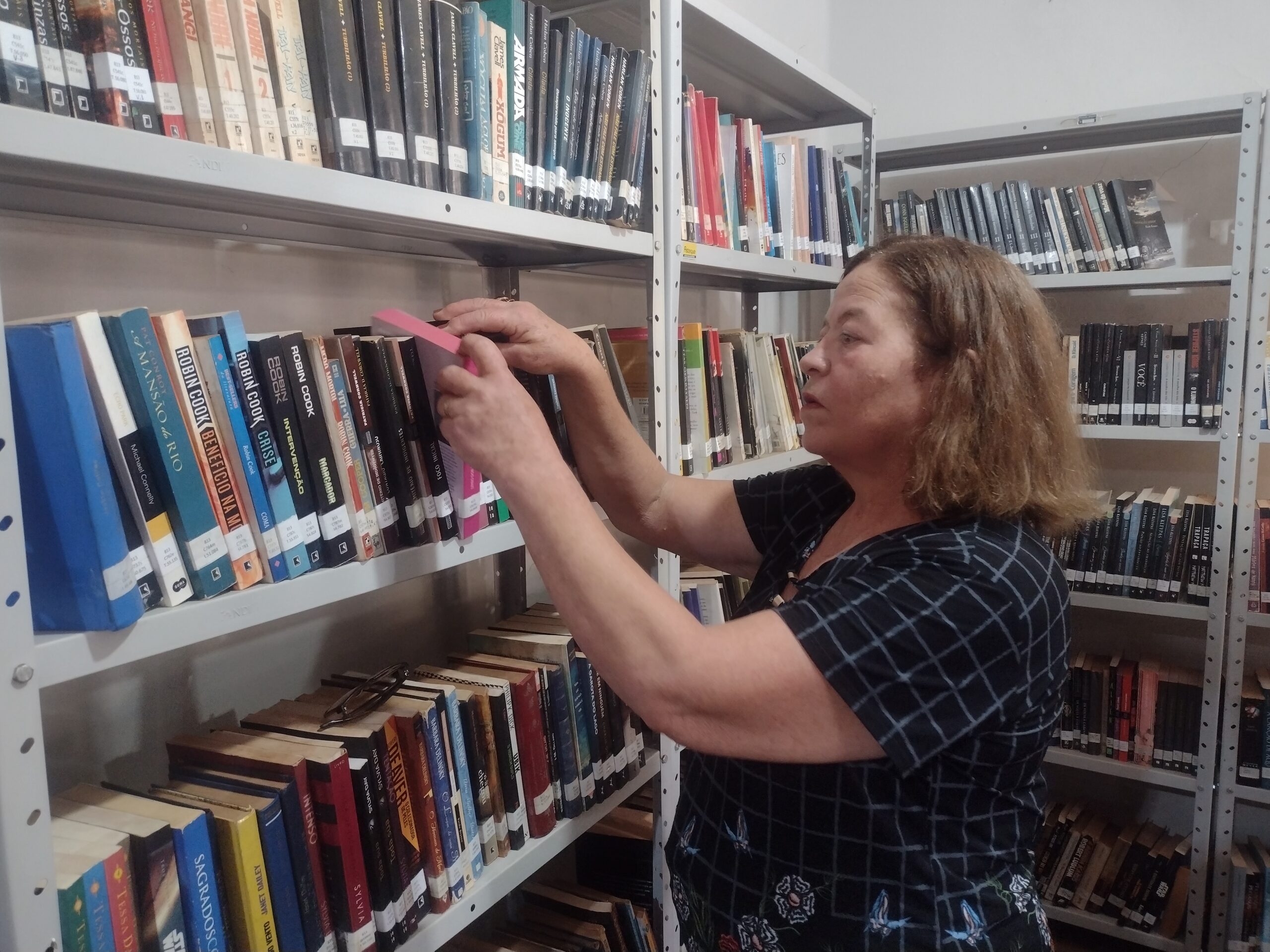 Biblioteca Municipal possui um acervo de cerca de 50 mil livros