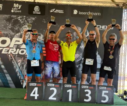 O triatleta barretense, José Sérgio Prudente de Oliveira Filho, conquistou o 2º lugar na Copa Interior de Triatlhon, na categoria 55 a 59 anos, realizada no domingo (30), na cidade de São Pedro.