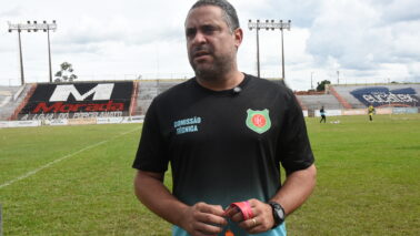 A diretoria do Barretos Esporte Clube, representada pelo 2º vice-presidente, advogado Júlio Samara e o diretor de futebol, Silvando Souza, conduziram a apresentação do elenco já contratado