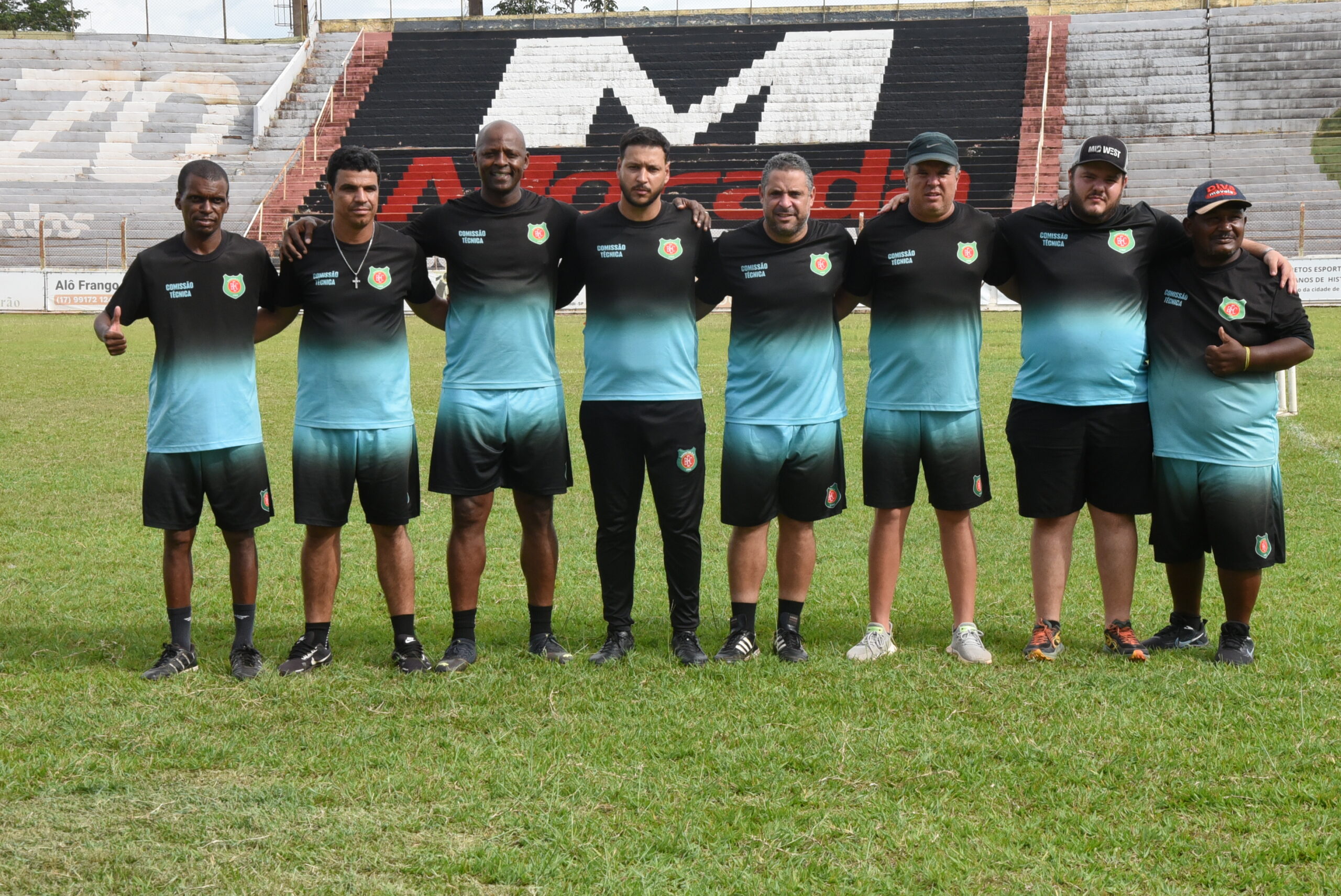 BEC divulga comissão técnica com vários profissionais