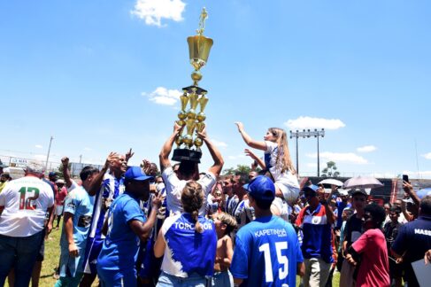 A ADPM (Associação Desportiva da Polícia Militar) conquistou na manhã deste domingo (30), o título de campeão do Campeonato Amador do Varzeano de 2025.