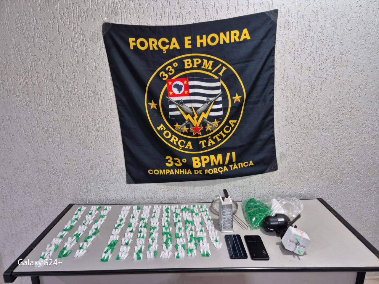 Polícia Militar detém dois por tráfico e apreende mais de meio quilo de cocaína