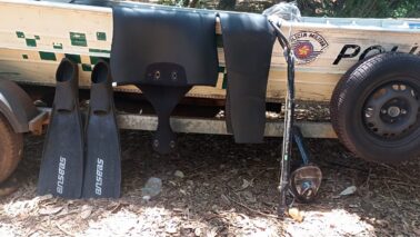 Polícia Ambiental flagra infratores em área de pesca proibida no Rio Grande (Foto: O Diário de Barretos)