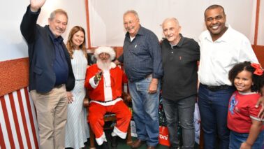 WhatsApp Image 2025-12-05 at 14.35.04 A Secretaria Municipal de Cultura, através do secretário Bruno Bernar informou que haverá apresentações na Praça Francisco Barreto dentro da programação de Natal