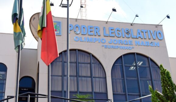 Câmara antecipa sessão para as 10 horas