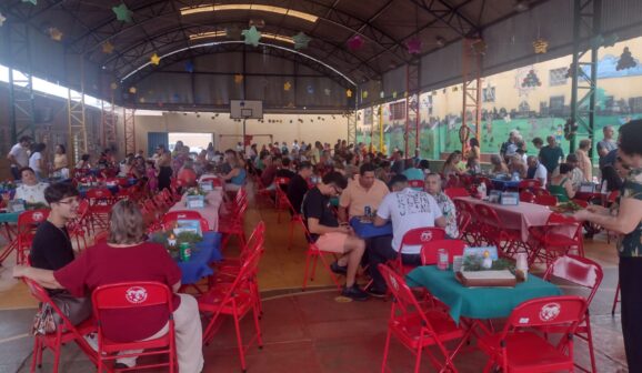 Comunidade prestigia Queima do Alho no Educandário (Foto: O Diário de Barretos)