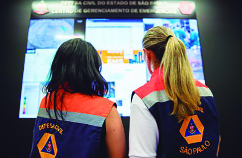 Defesa Civil mantém alerta de temporais até terça-feira 