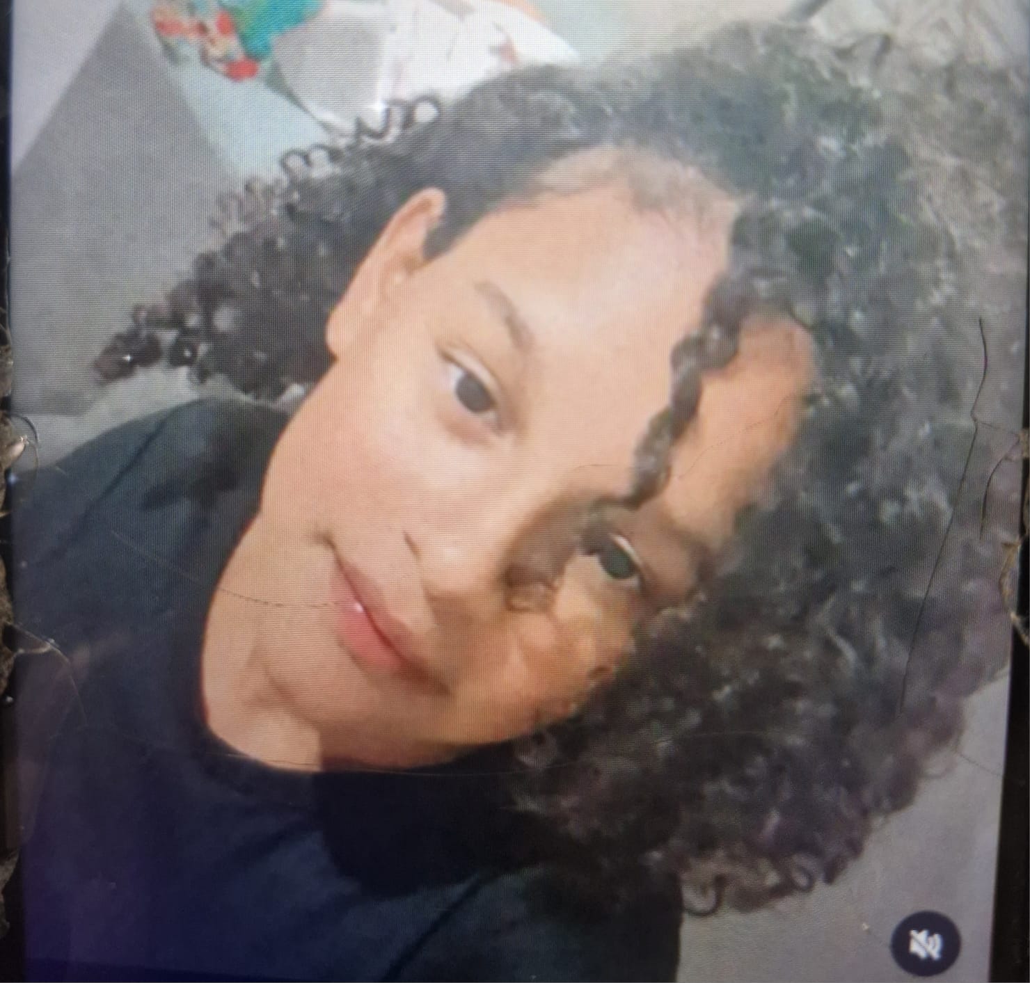 Mãe procura por filha de 12 anos desaparecida  