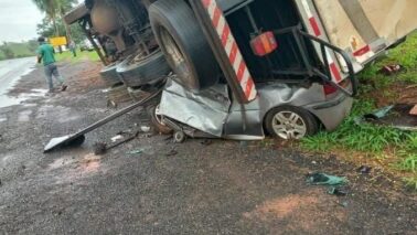 Colisão mata quatro pessoas na rodovia Armando Sales de Oliveira (Foto: O Diário de Barretos)
