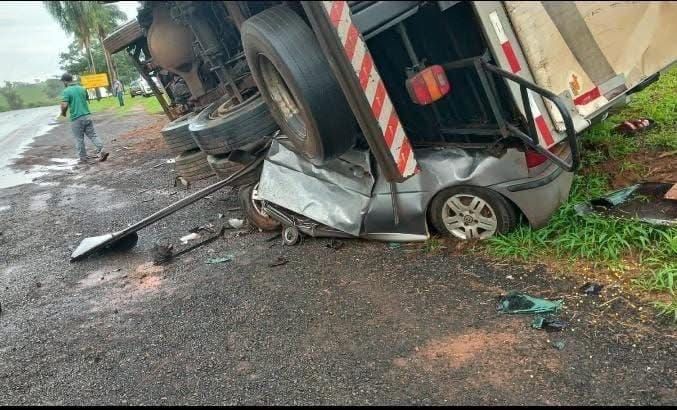 Colisão mata quatro pessoas na rodovia Armando Sales de Oliveira