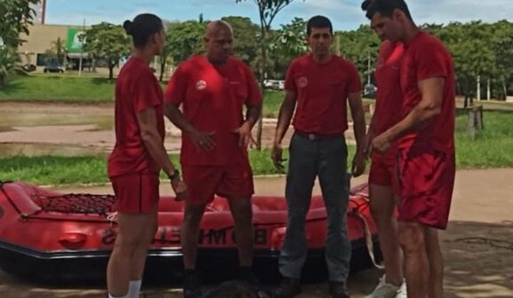 Bombeiros realizam treinamento na Região dos Lagos (Foto: O Diário de Barretos)