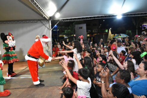 Programação de Natal do município segue até terça-feira
