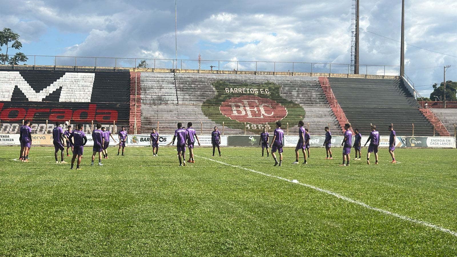BEC realiza jogo-treino contra Sub-20 do Comercial
