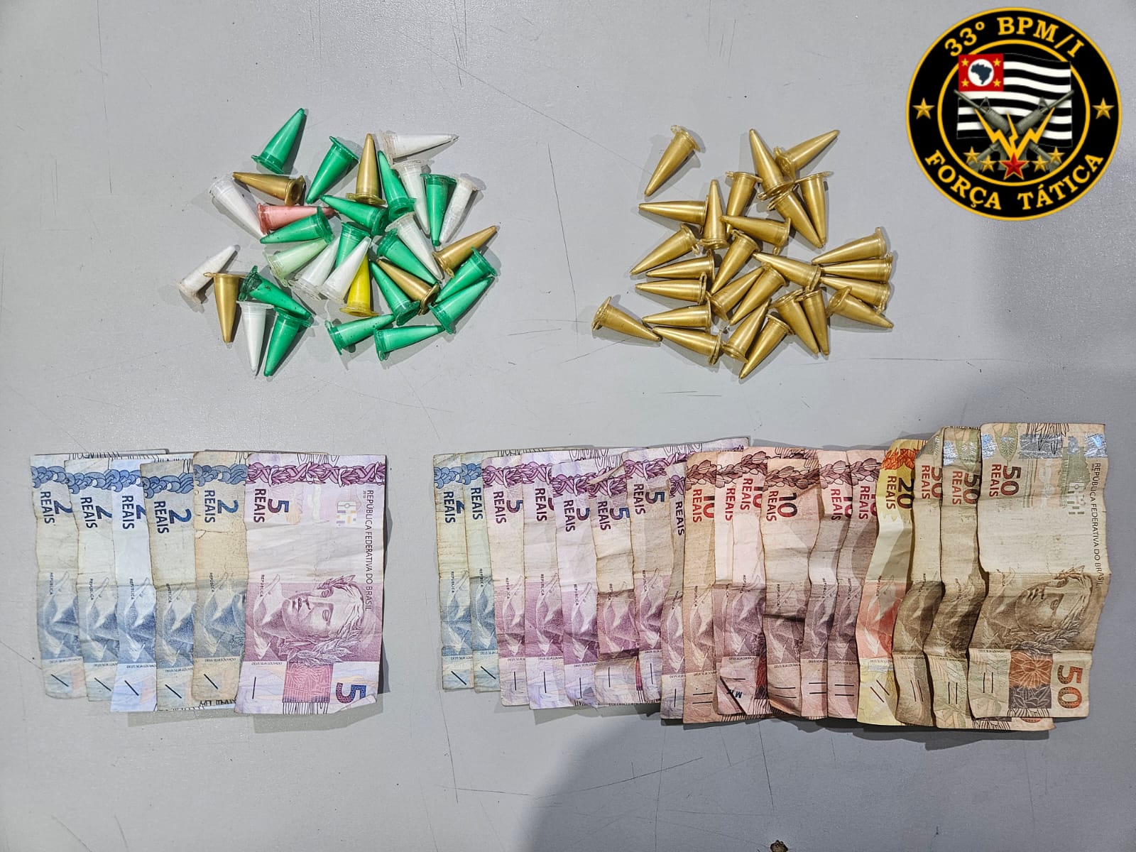 Polícia Militar detém indivíduos na prática de tráfico no Luís Spina