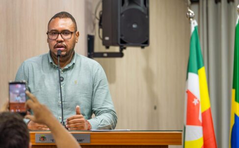 Após o vereador Tiago Alves, o Tiagão da Saúde, cobrar a falta de pagamento do 13º salário do Piso Nacional de Enfermagem, que foi repassado pela Prefeitura da Estância Turística de Barretos para a Santa Casa de Barretos