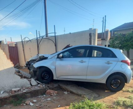 Preso em “saidinha” entrega carro a filho de 16 anos e acidente fere criança (Foto: O Diário de Barretos)