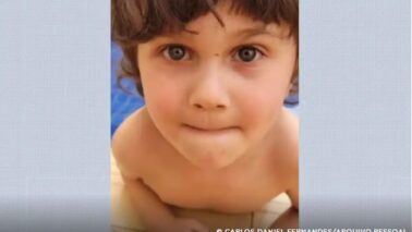 A Polícia Civil investiga a queda de um menino de 4 anos do 10º andar de um prédio em Ribeirão Preto, no interior de São Paulo, neste sábado (27).