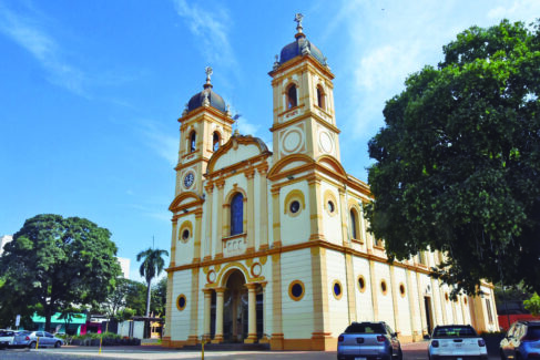 Fiéis celebram a virada do ano com missas 