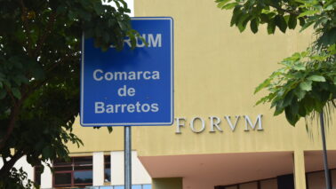 A 1ª Vara Criminal de Barretos agendou para esta sexta-feira (5), às 9h, o julgamento do réu Marcos Aurélio Ribeiro de Souza Júnior acusado do crime de tentativa de homicídio